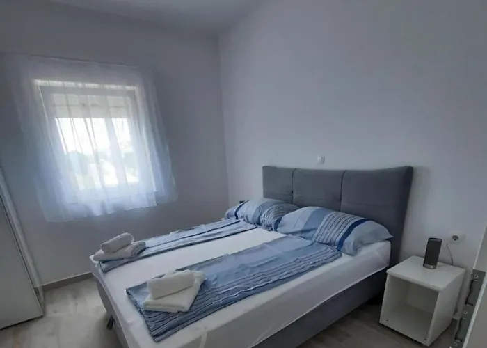 아파트 Matkovi - Two Bedroom 1 비르