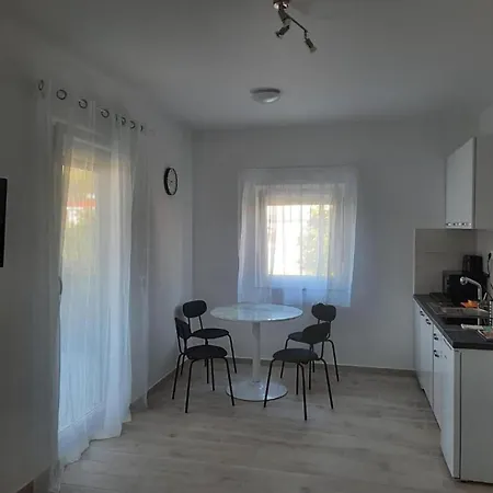 Matkovi - Two Bedroom 1 Vir