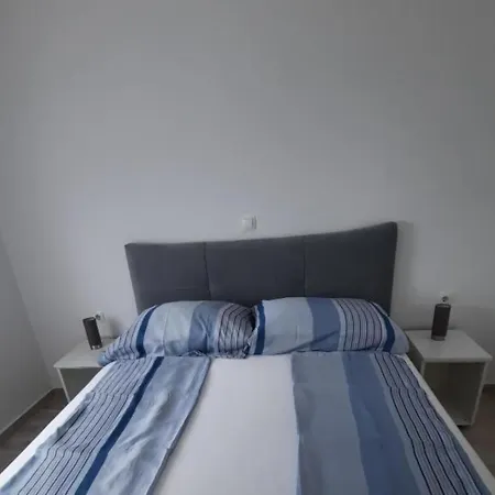 Apartment Matkovi - Two Bedroom 1 *