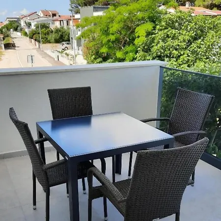 Apartment Matkovi - Two Bedroom 1 *